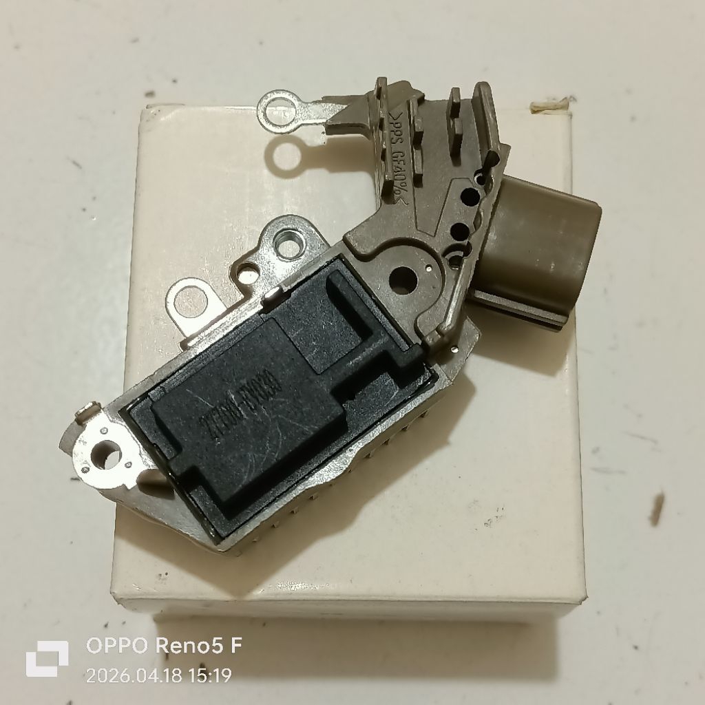 IC REGULATOR AMPERE DINAMO ALTERNATOR HINO 500 FM260JD