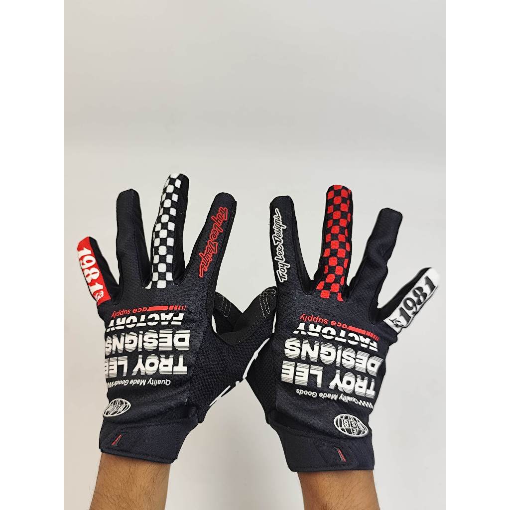 Sarung tangan TroyleeDesigns TLD GP Pro Glove Factory Black Glove TLD