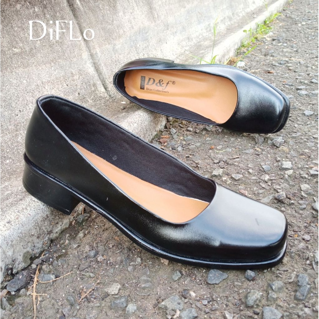 Sepatu Pantofel Darma Wanita Sepatu Kerja Hak 3 cm Warna Hitam
