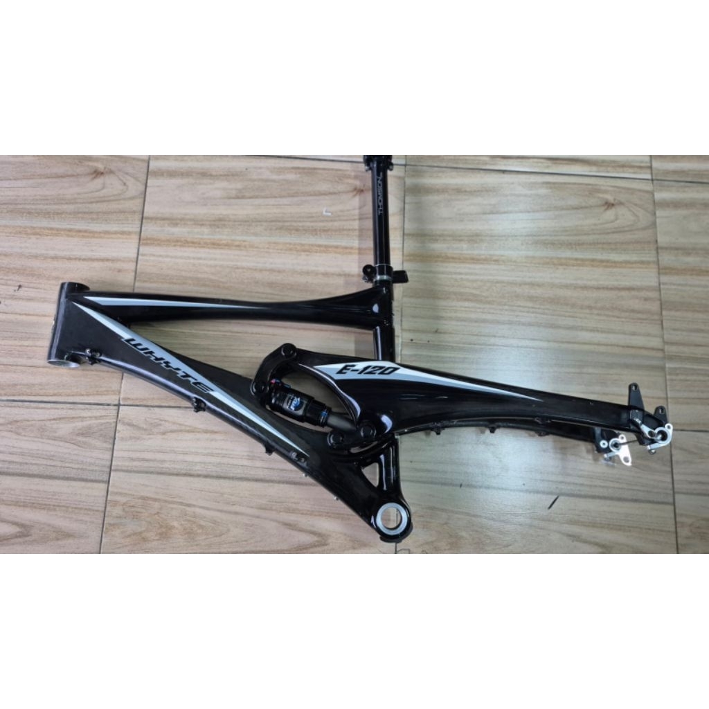 Frame Sepeda MTB FULSUS WHYTE E-120 CARBON 26" Rearshox FOX FLOAT RP2 QR Original Second Mulus Like 