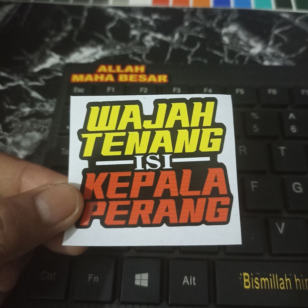 [ WAJAH TENANG KEPALA PERANG ] STICKER UV PRINTCUT MOTOR HELM LAPTOP HP SEPEDA MATIC