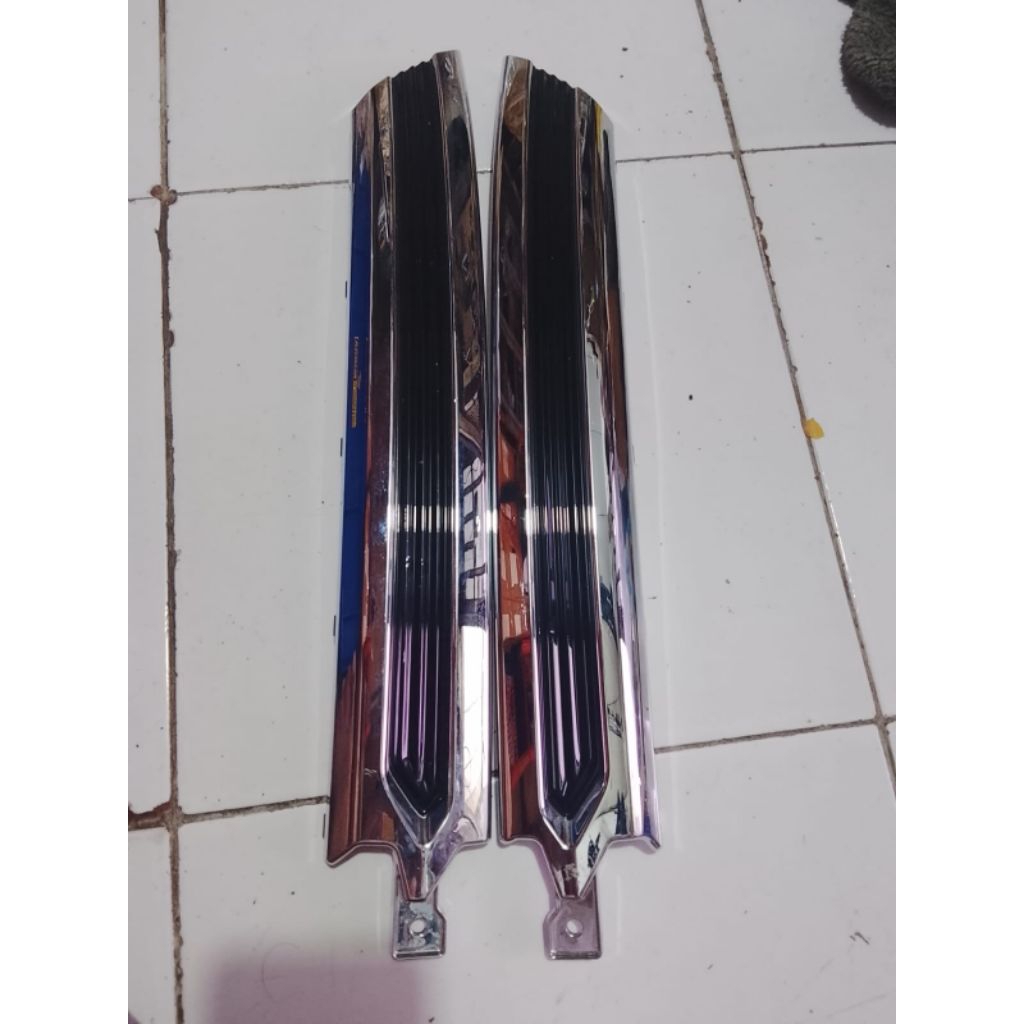 lis garnis Gril Suzuki XL 7 Original