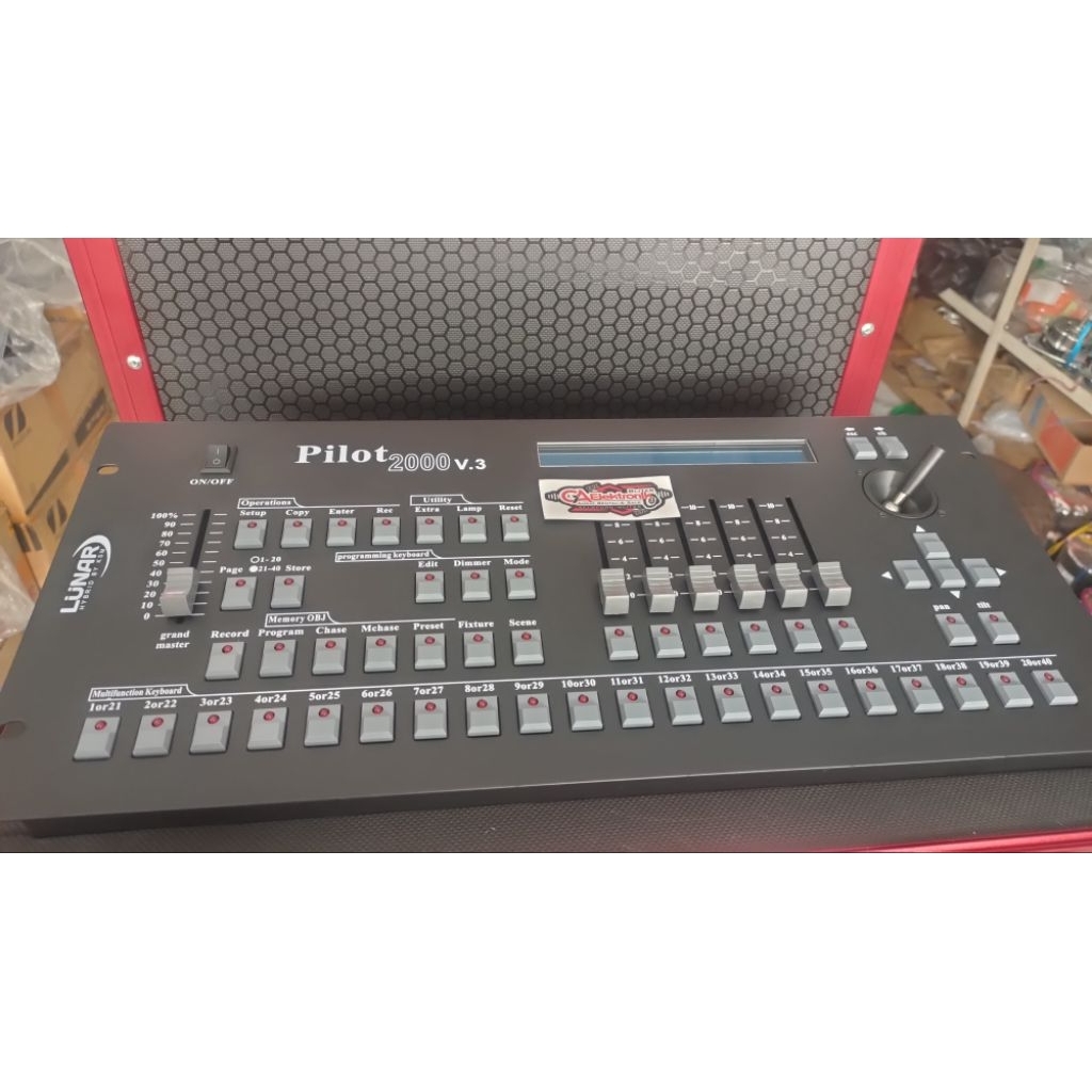 mixer dmx pilot 2000 v3 by lunar