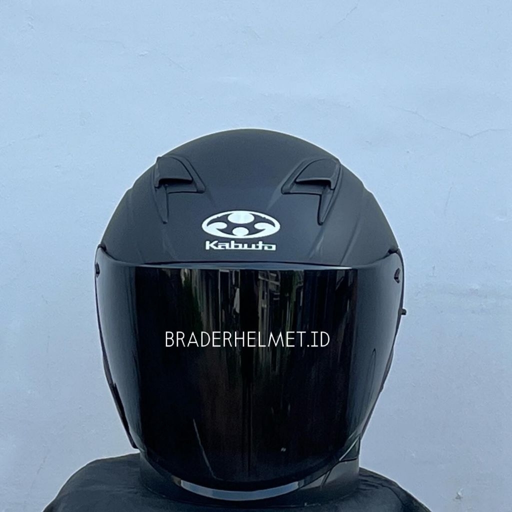 Helm Kabuto exceed black doff
