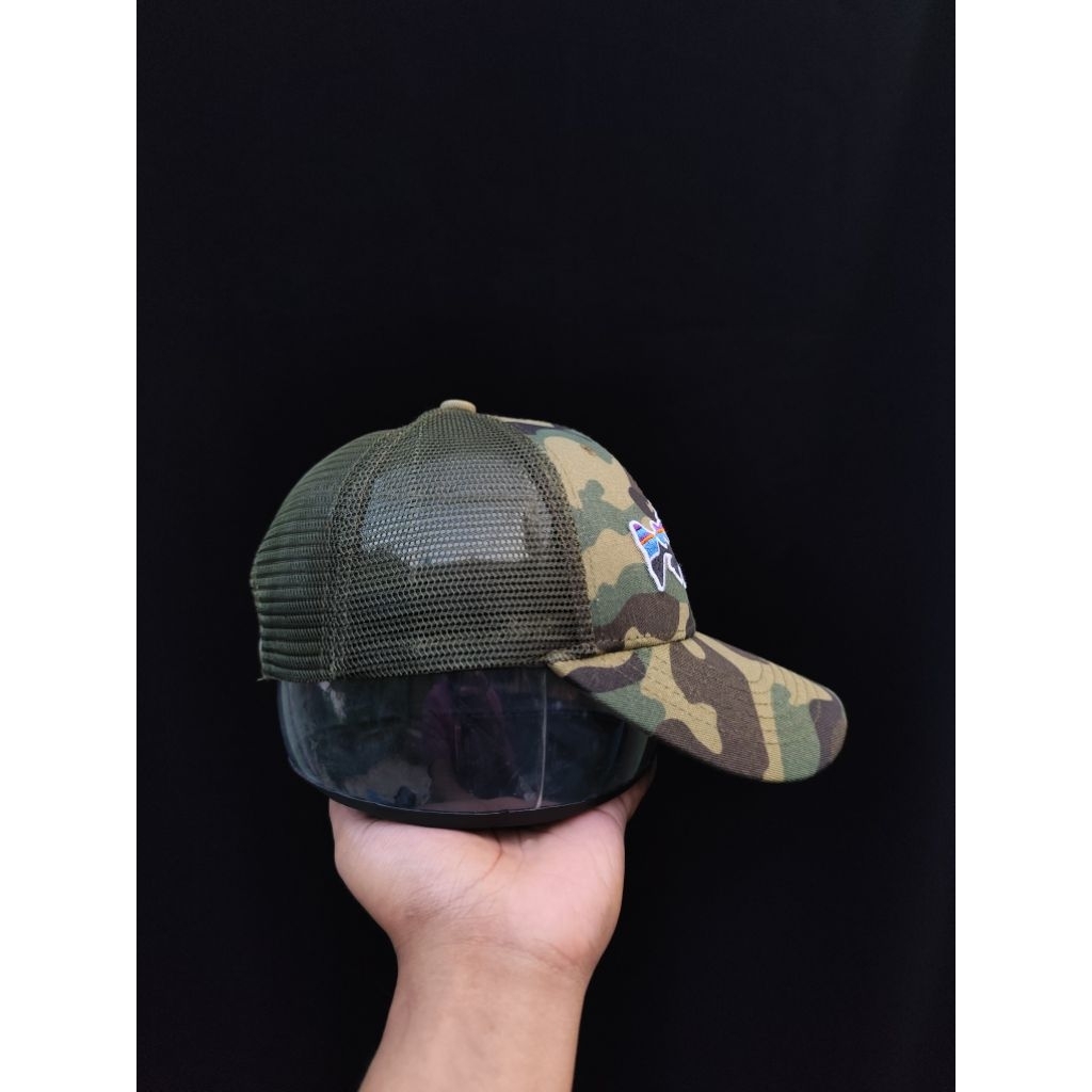 Pata Camo Trucker