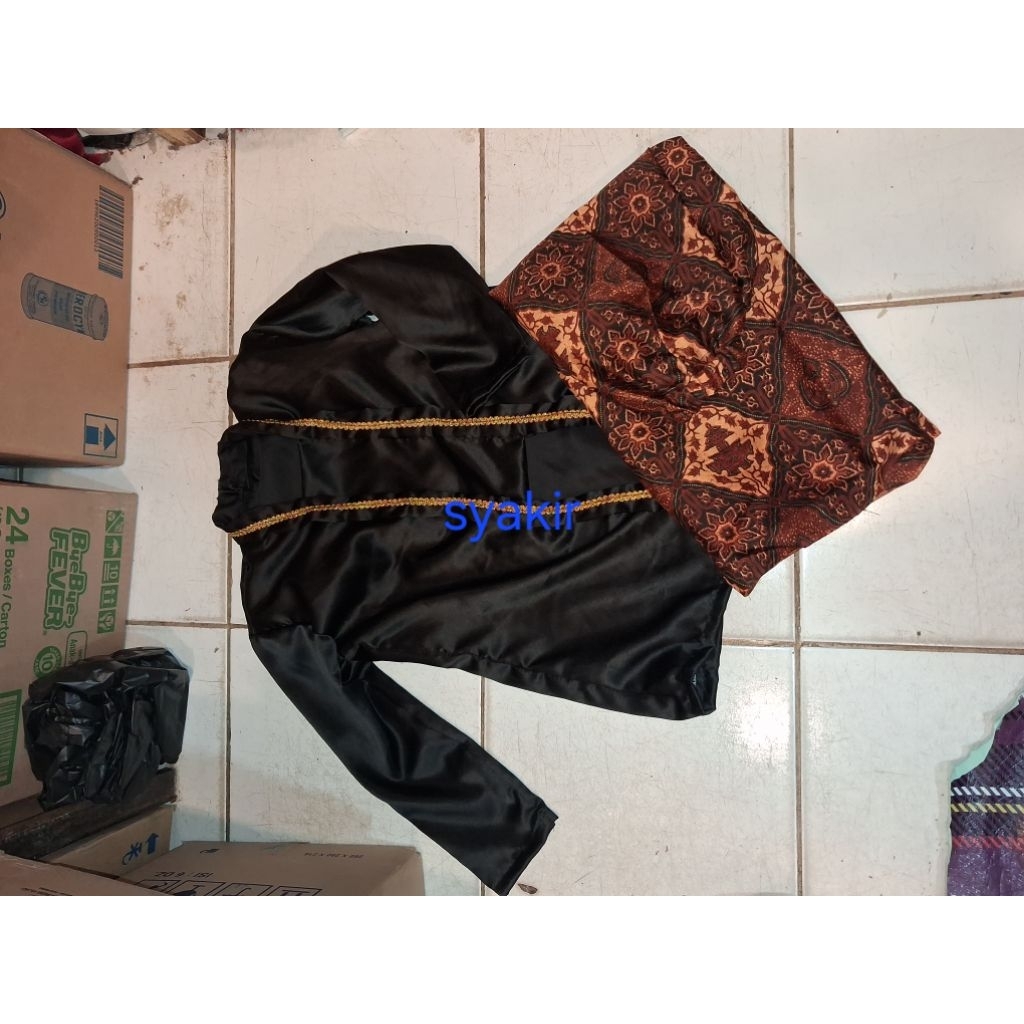 baju kartini cewek warna hitam  TK dan SD