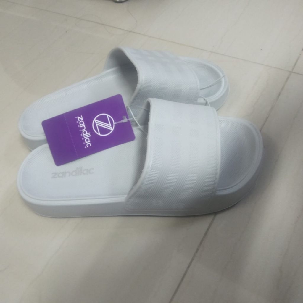 SANDAL SELOP PEREMPUAN TERBARU ZANDILAC