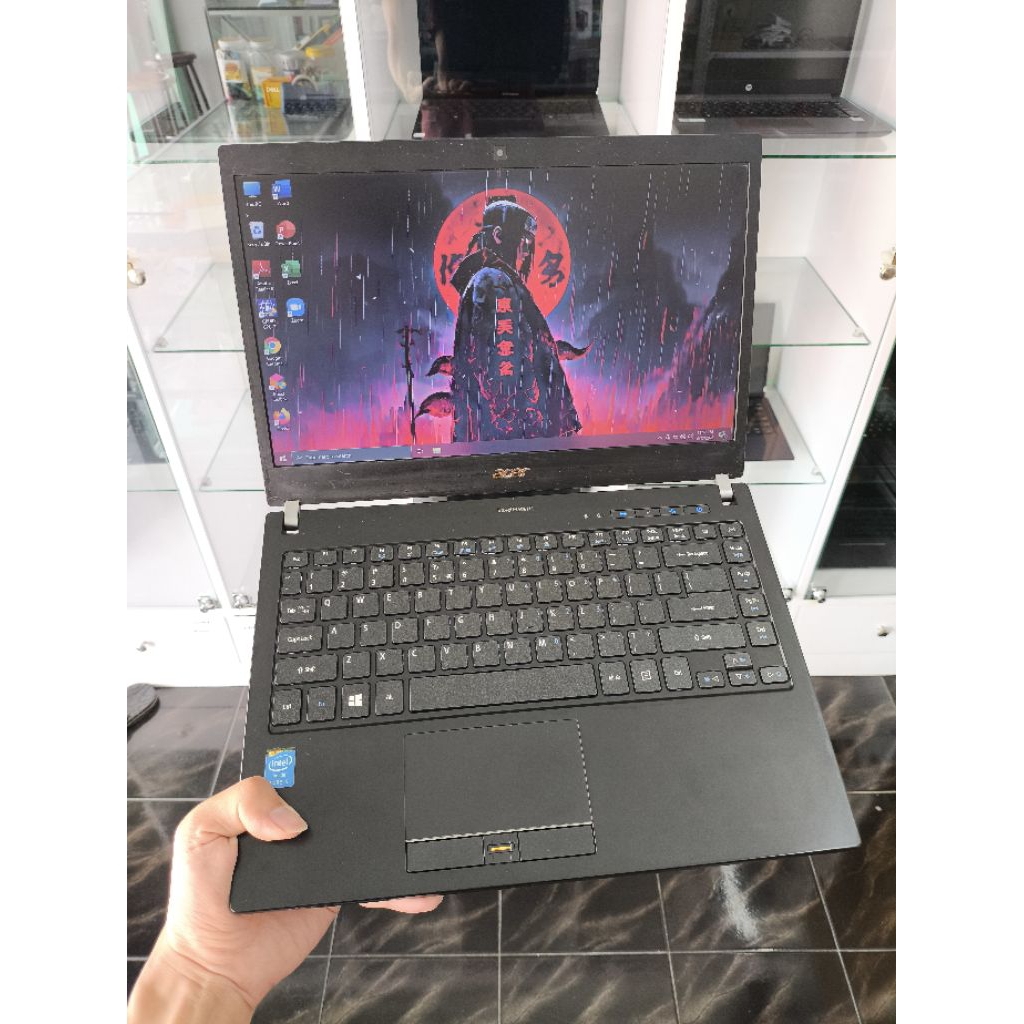 Acer TravelMate P645 • Intel core i5 4200u (gen 4)  • Ram 12 Gb • SSD 128 Gb • Layar 14 inch  • Fram