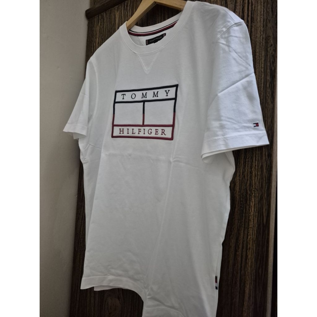 (PRELOVED) KAOS PRIA TOMMY HILFIGER