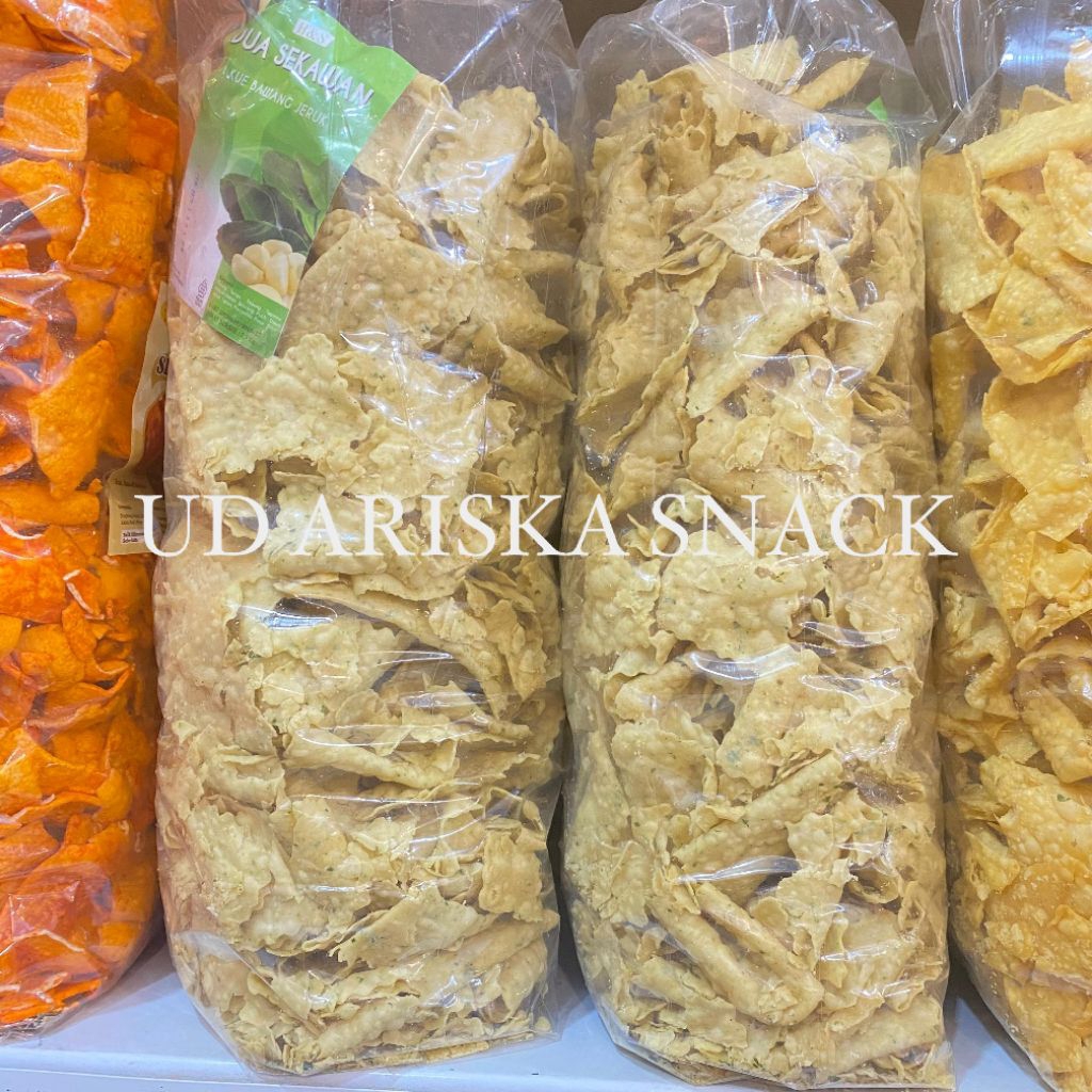 Pangsit Bawang Aroma Daun Jeruk 1Ball (2,3kg) UD.ARISKA SNACK