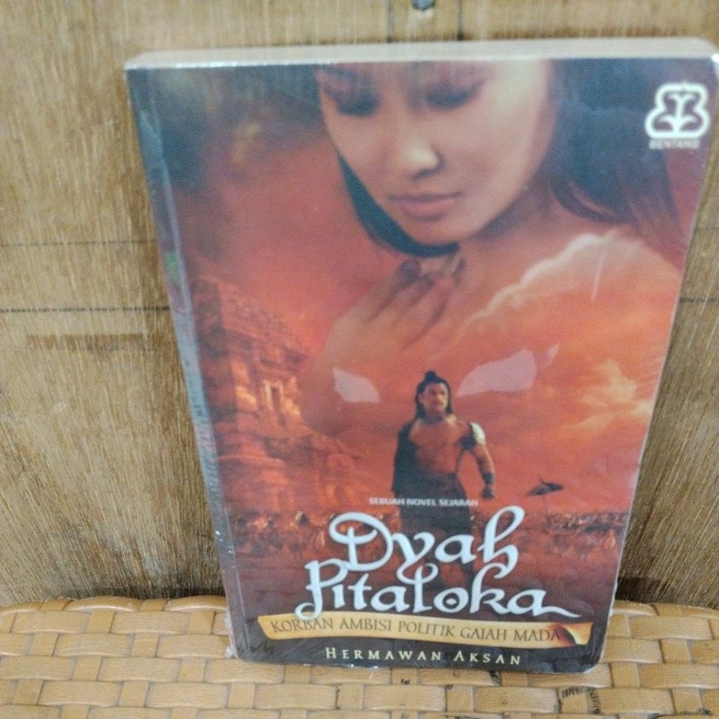 BUKU BEKAS ORIGINAL KONDISI MULUS:Dyah Pitaloka(Korban Ambisi Politik Gajah Mada
