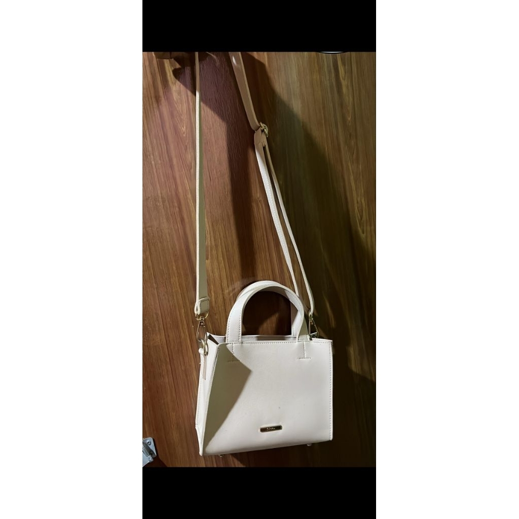 Tas Selempang Cream Flicka