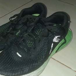 SEPATU LARI KIPRUN KD500, Sepatu running pria, sepatu pria, sepatu joging, sepatu bekas jarang dipak
