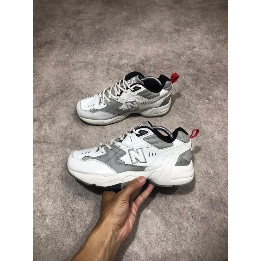 Sepatu Nb 608
