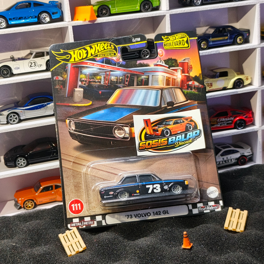 HOTWHEELS PREMIUM BOULEVARD '73 VOLVO 142 GL