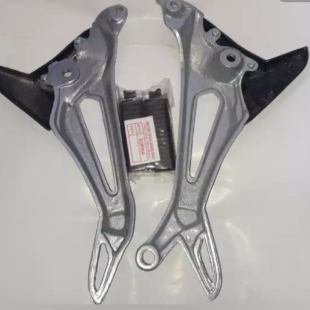 FOOTSTEP FUSTEP BOSTEP POSTEB  KANAN SAJA PIJAKAN KAKI BELAKANG HONDA SUPRA X 125 NEW 2008-2014 DOUB