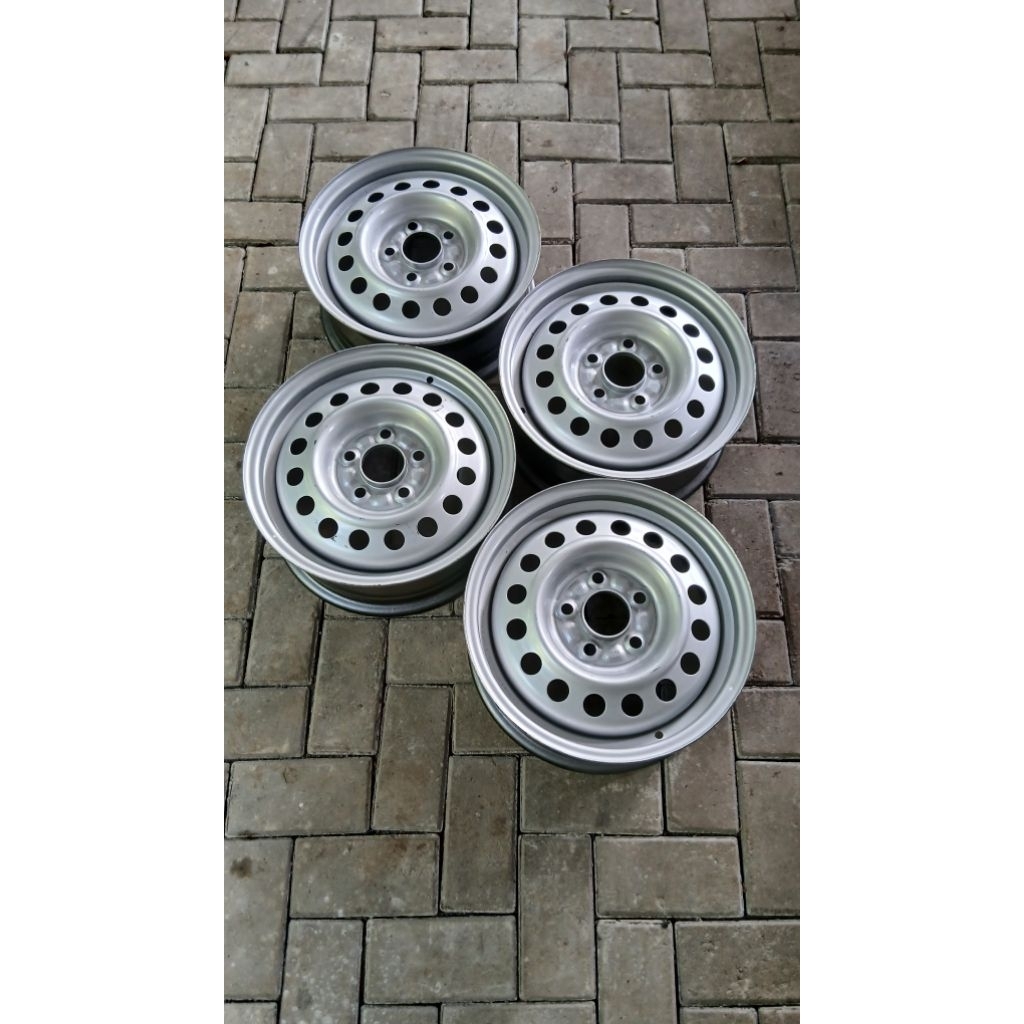 velg mobil/velg kaleng mitsubishi xpander
