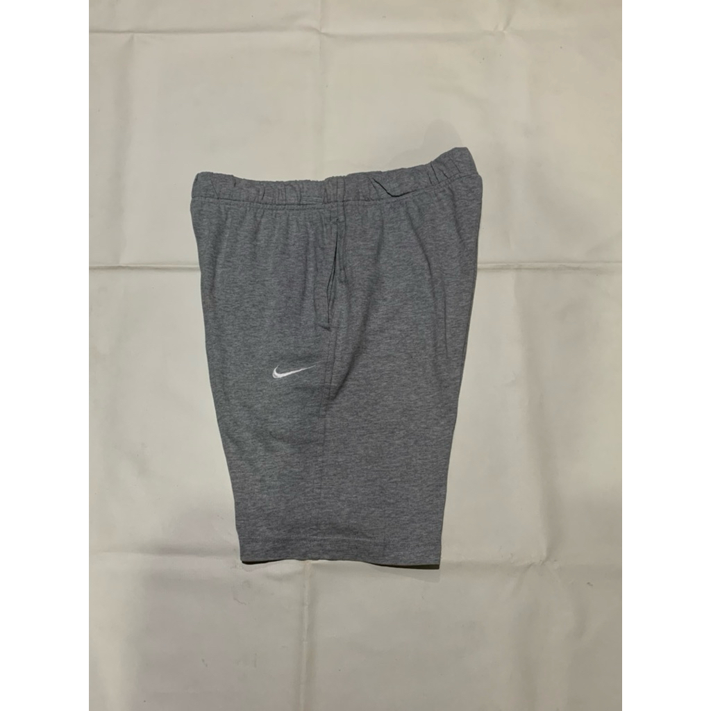celana pendek nike