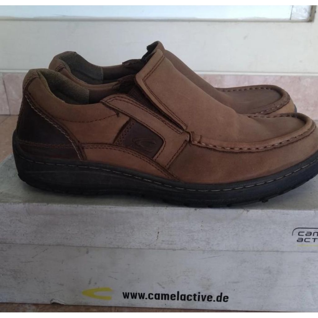 Sepatu Pria Size 42 Camel Brand Merk Branded