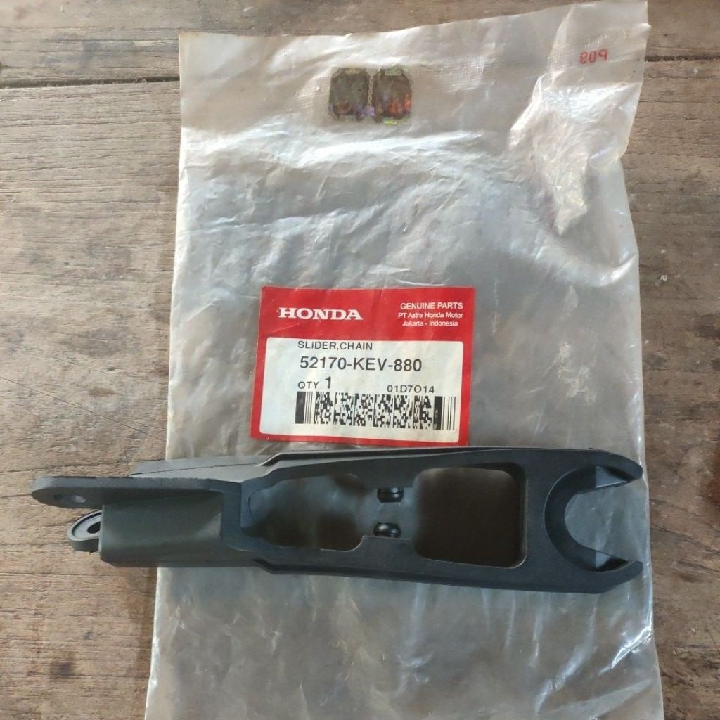 KARET TATAKAN TAHANAN RANTAI SWING ARM SUPRA X100 FIT LAMA SLIDER CHAIN ORI ORIGINAL ORISINIL ASLI A