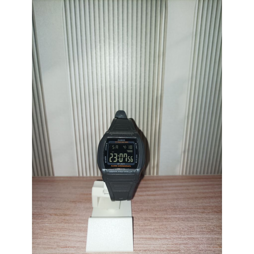 Jam tangan Casio W-201