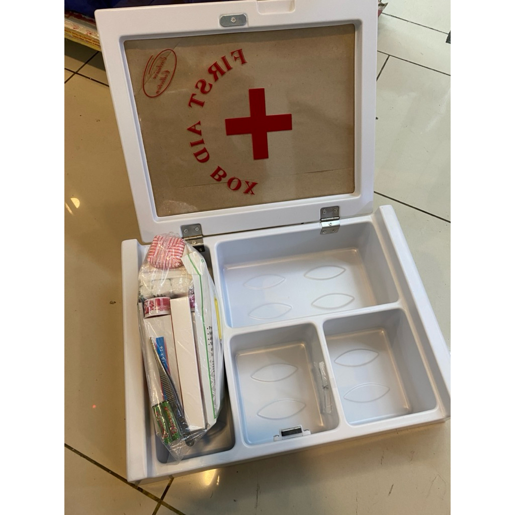KOTAK OBAT P3K LENGKAP DENGAN ISI/ KOTAK P3K DINDING KOTAK OBAT LENGKAP DENGAN ISI/ TYPE A