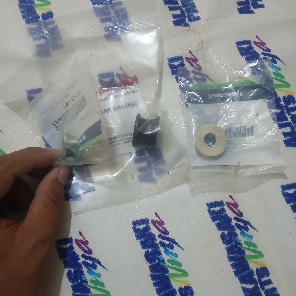karet damper pegangan dudukan knalpot er6n er6 er6f original