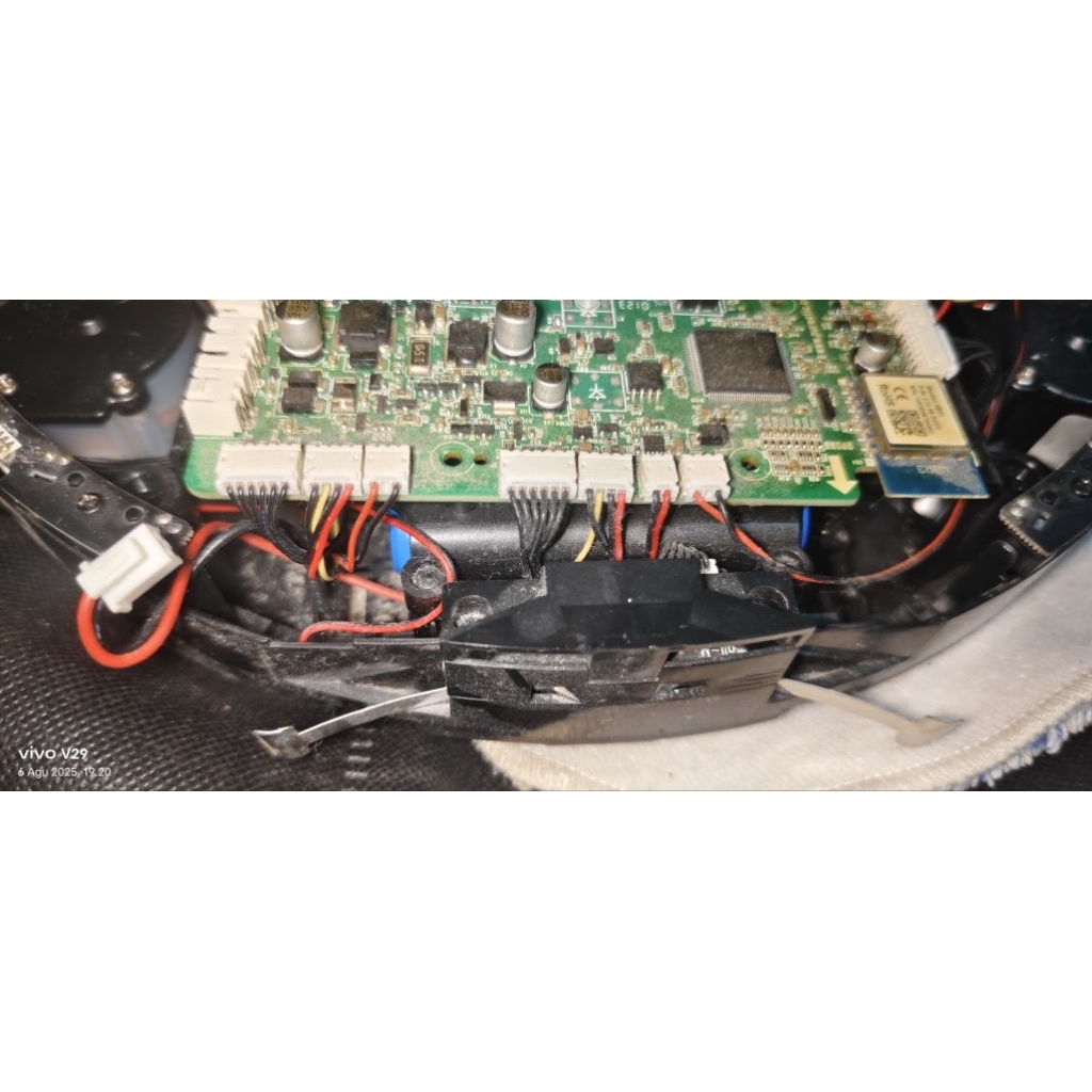 Mesin robot Vacum cleaner AVARO L3000