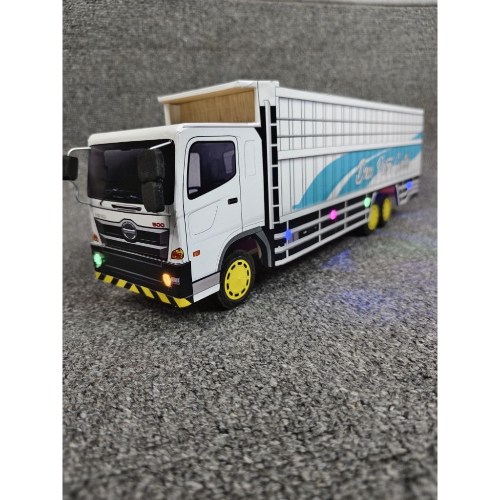 Miniatur Truk Tronton Hino Putih  Hino 500 Tronton