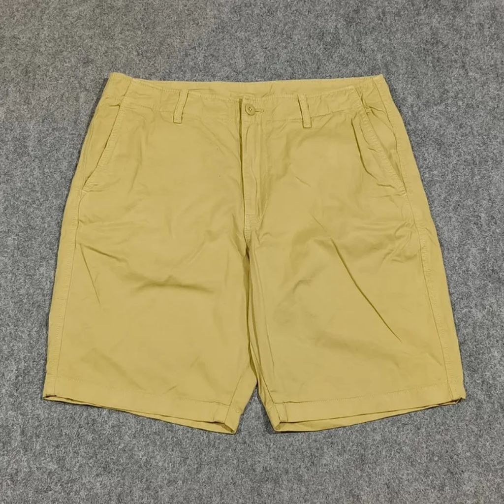 celana pendek pria UNIQLO size 32 second