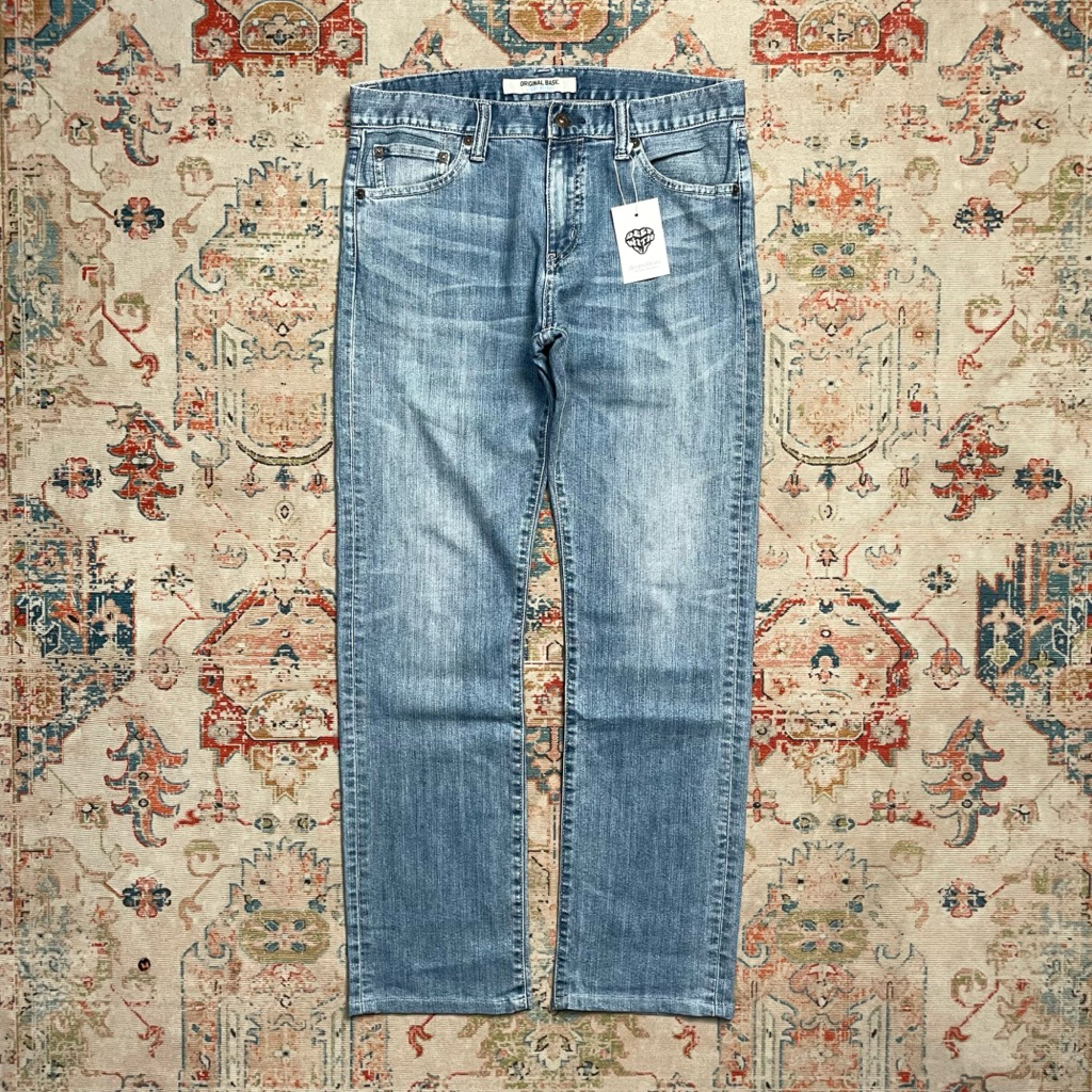Uniqlo S001 Original Basic Light Weight Blue Washed Jeans Regular Fit ST05