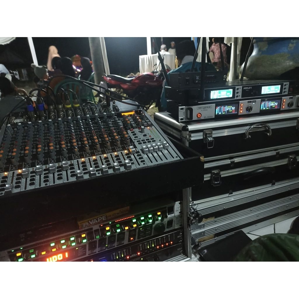 mixer Behring QX2442USB kondisi bekas dan original