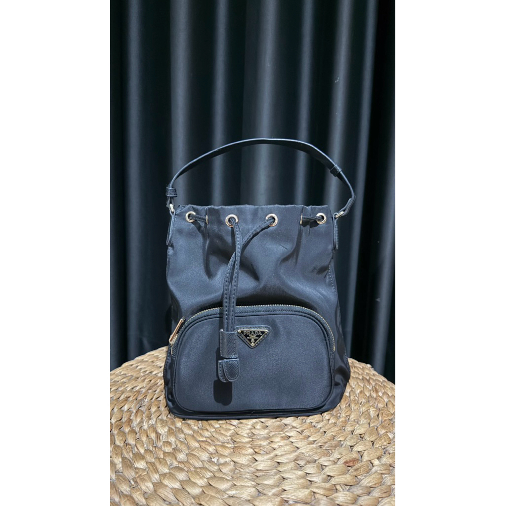 tas bucket prada nylon bag
