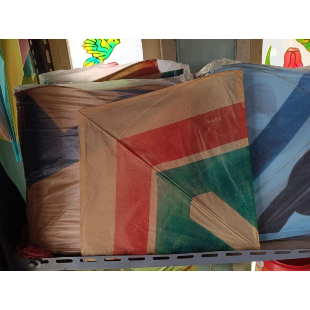 Layangan pulas Uk 54 isi 100pcs - Random