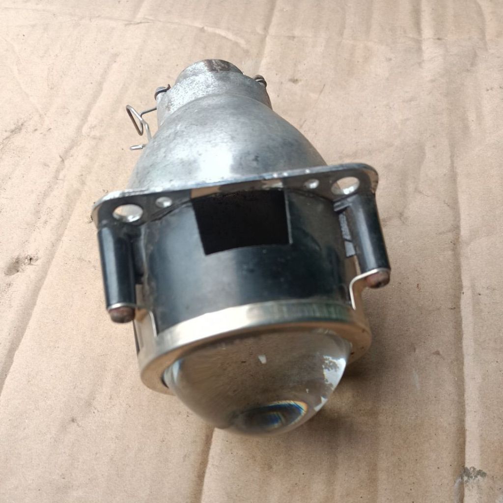 lampu proyektor bekas