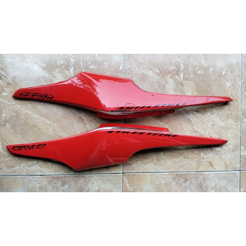 cover body belakang body belakang bodi belakang set kanan kiri Honda CBR 150R streetfire K15 cbr K15