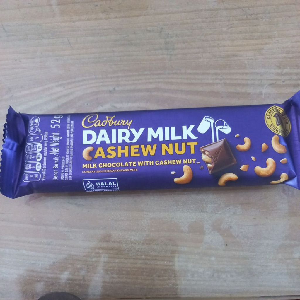 Cadbury Dairy Milk Cashew Nut 52 gr