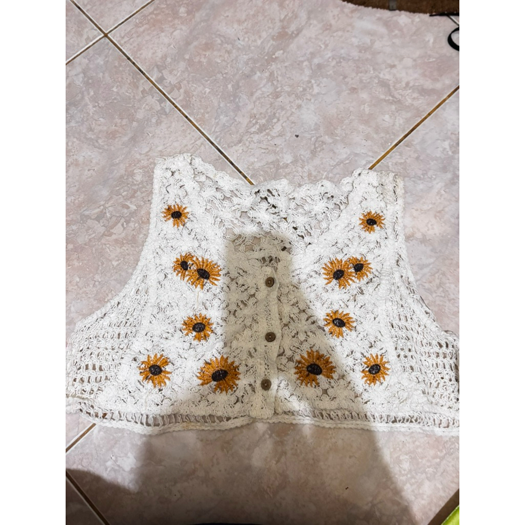 vest crop top rajut