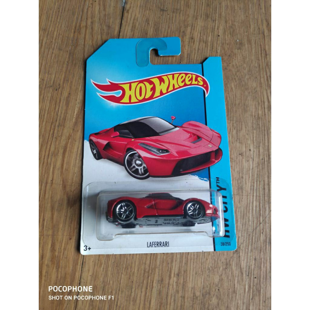 hot wheels 2014 Ferrari LaFerrari merah red basic langka bkn f40 f50 Scuderia testarossa sf90
