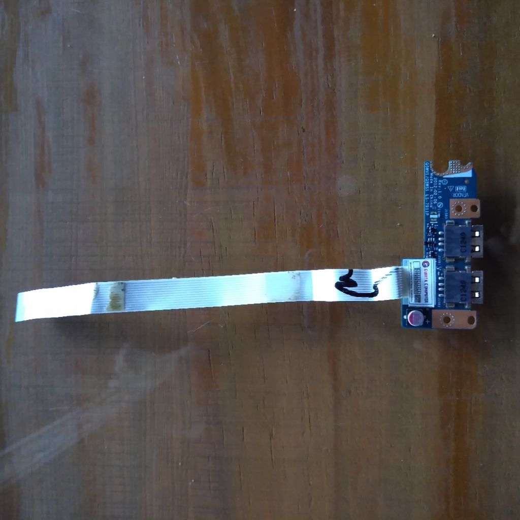 board usb laptop Acer aspire E1-571