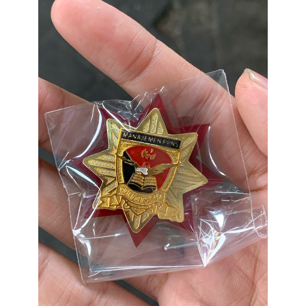 pin Manajemen PPNS lapis mika/lencana Manajemen PPNS