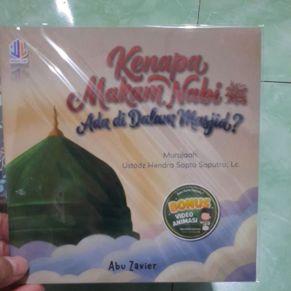 kenapa makam nabi ada di dalam masjid?