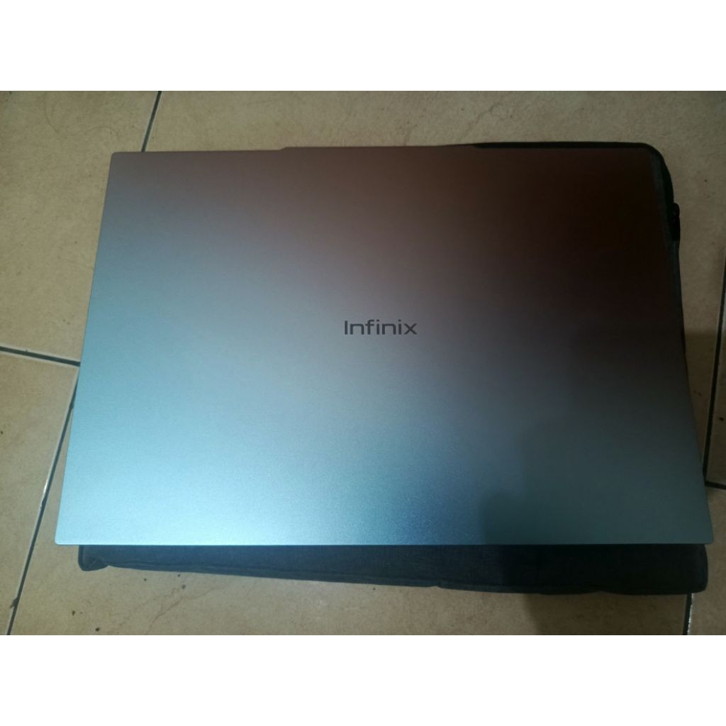 Laptop Infinix Xbook B14