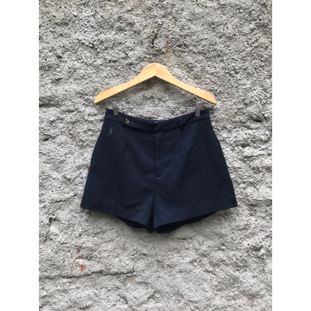 Love bonito hot pants size L