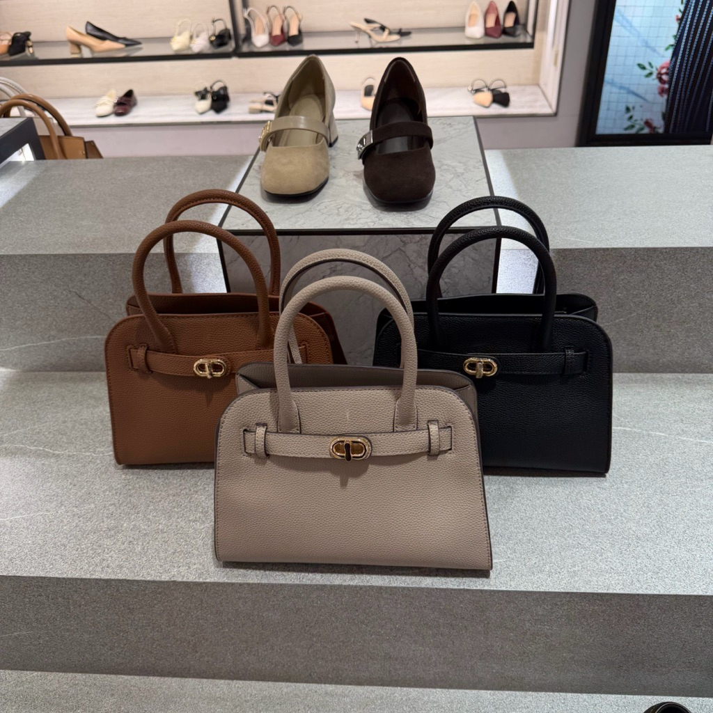 tas slingbag/selempang handle tote bag aubrielle belted ck