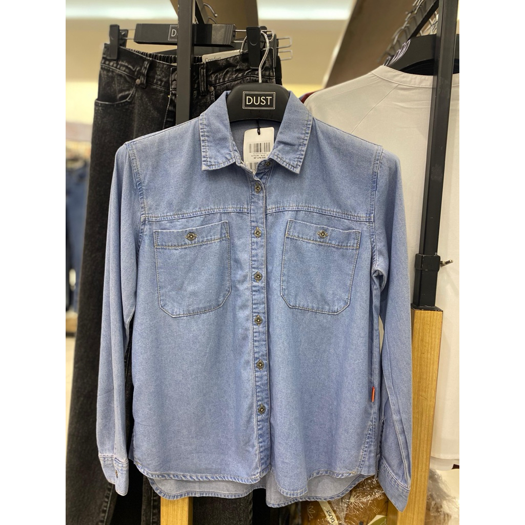 Kemeja jeans wanita brand DUST original