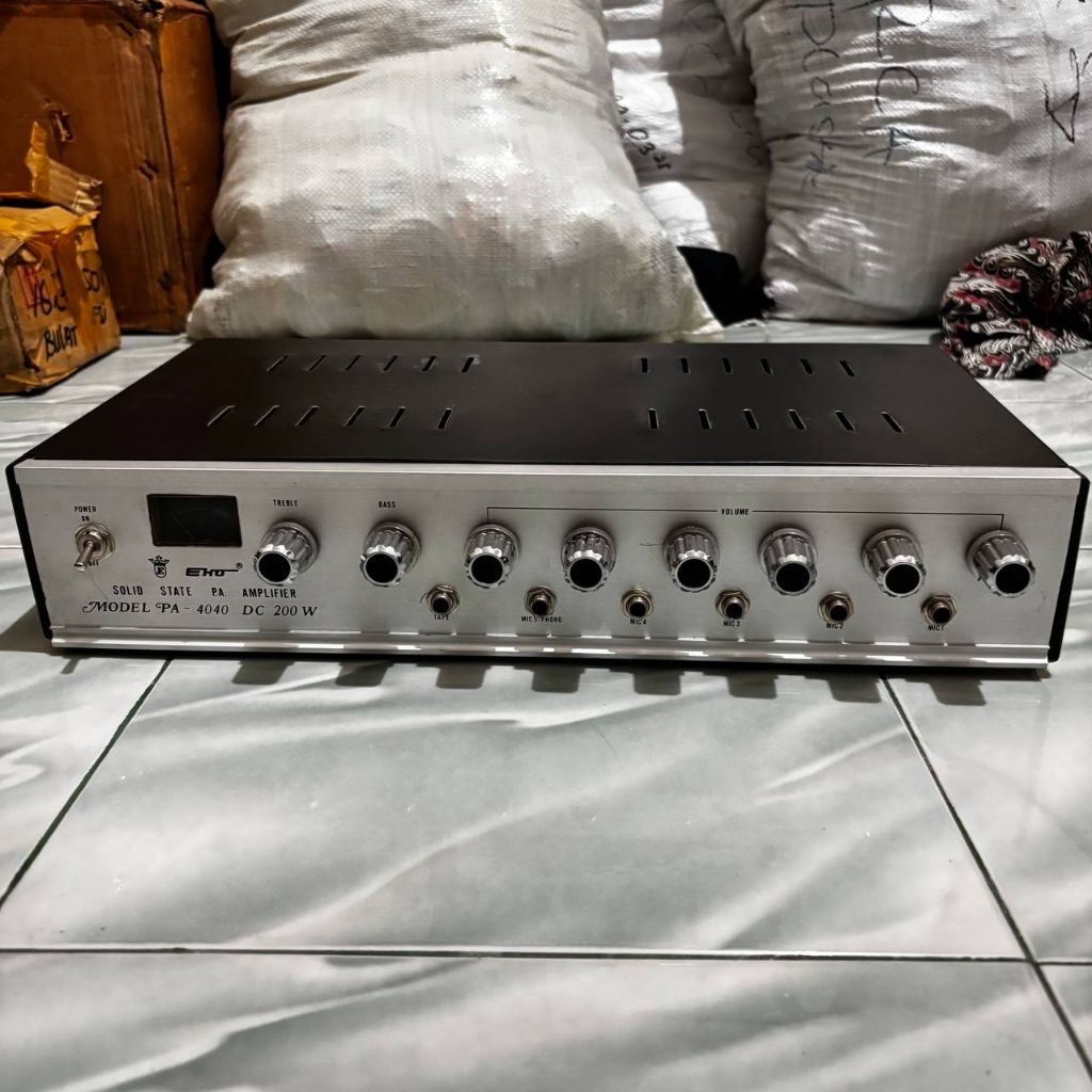 EKO TOA Power Amplifier PA 4040 DC 200W SOLIT STATE AMPLIFIER TYPE LAWAS