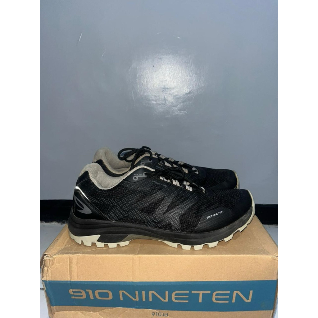 sepatu yuza 910 hitam