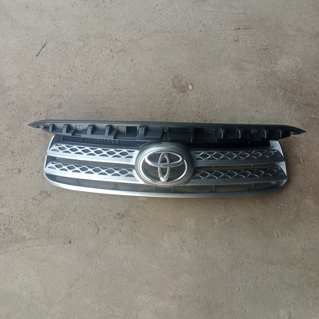 gril Toyota Fortuner 2009 2010 plus logo