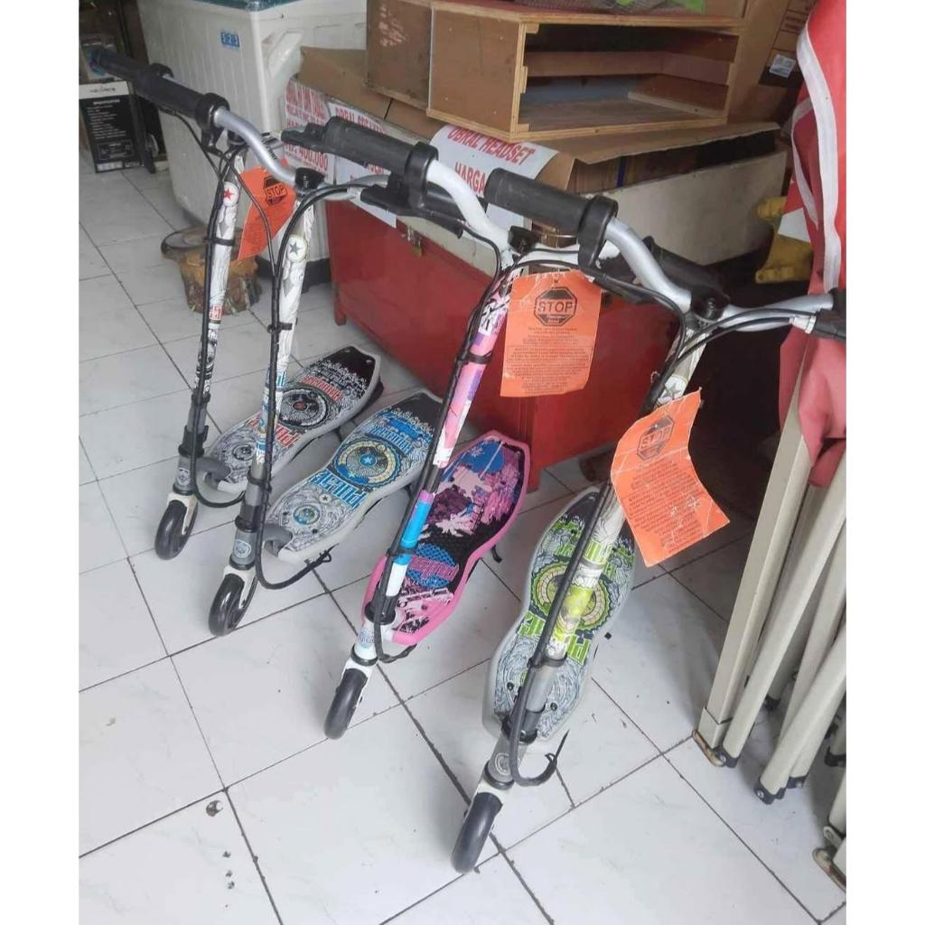 SEKUTER LISTRIK / MAINAN SKUTER ELETRIK ( JUAL TANPA  AKI )